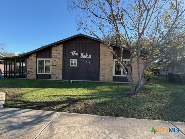 508 E Travis St in Luling, TX - Building Photo