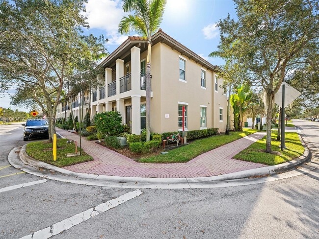 14762 SW 12th St in Pembroke Pines, FL - Building Photo - Building Photo