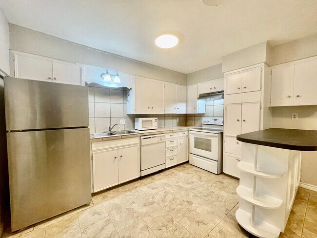 407 Sarah St-Unit -A in San Marcos, TX - Foto de edificio - Building Photo