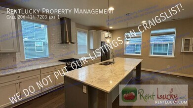 23821 SE 45th Terrace in Issaquah, WA - Building Photo - Building Photo