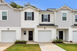 106 Telford Dr in Greenville, SC - Building Photo