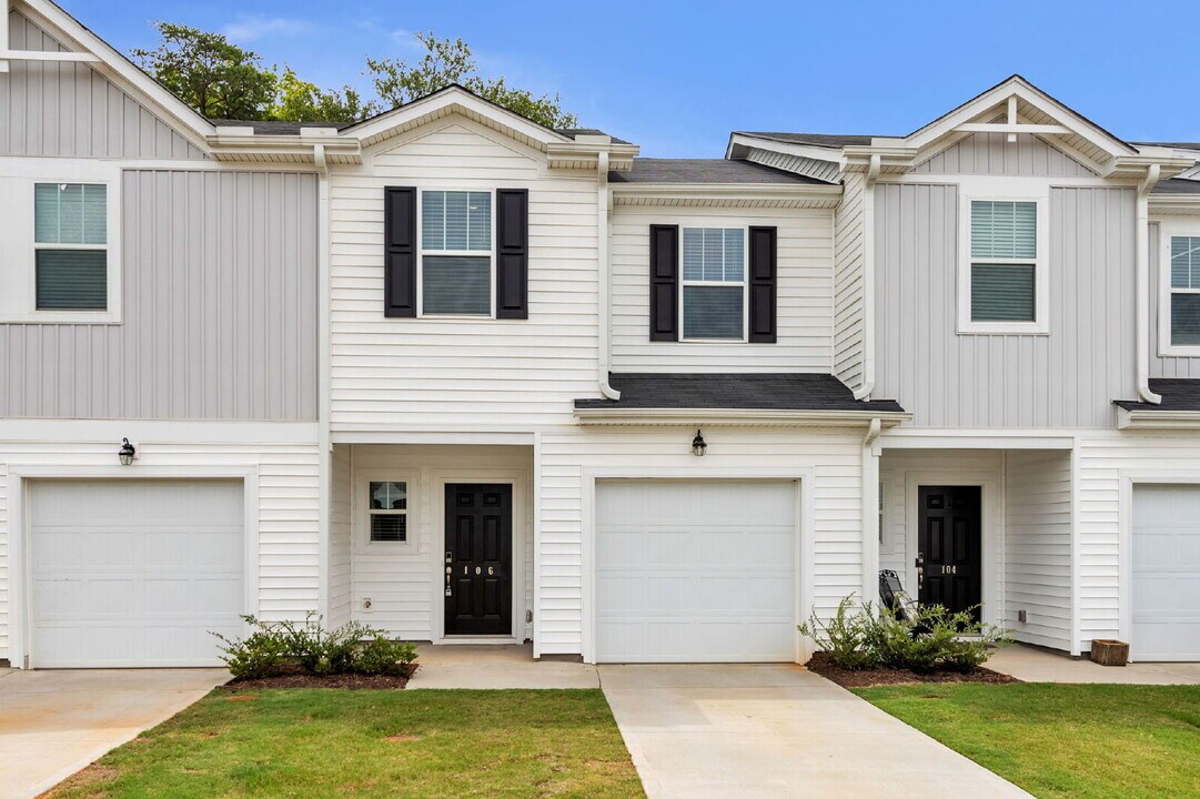 106 Telford Dr in Greenville, SC - Building Photo