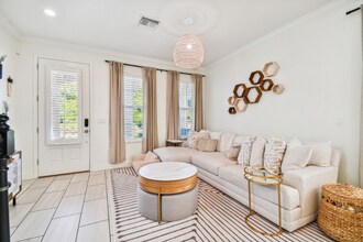 105 Cutlass Way in Oldsmar, FL - Building Photo - Building Photo