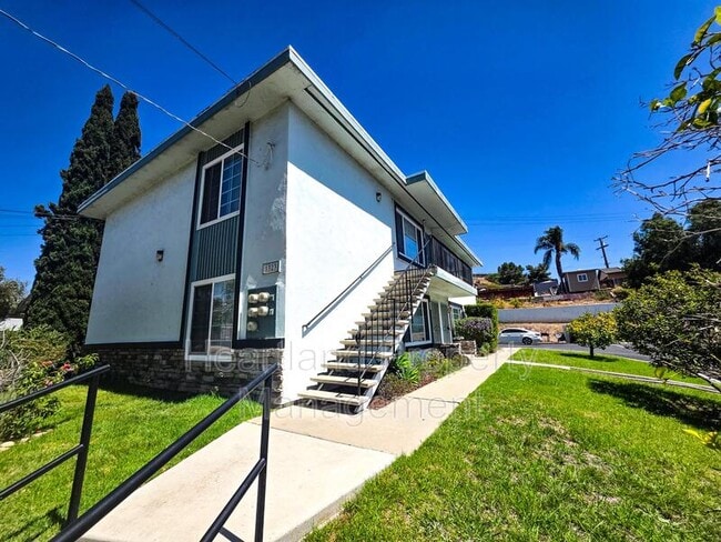 property at 1323 Madera St