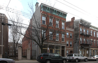 1330 Walnut St in Cincinnati, OH - Building Photo