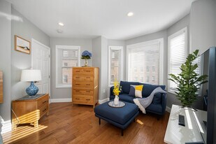 476498-498 Hanover St Exd in Boston, MA - Building Photo