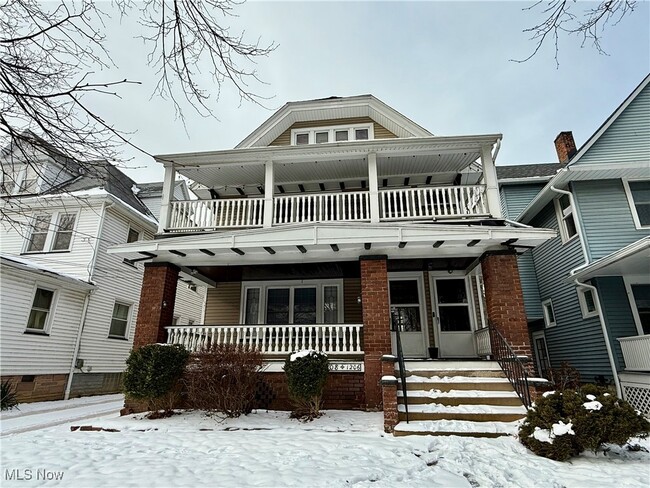 1208 St Charles Ave in Lakewood, OH - Building Photo - Building Photo