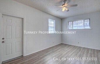 20 S Wakefield Dr in Little Rock, AR - Building Photo - Building Photo