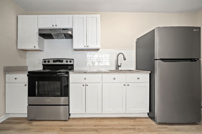 8 S Reed Ave in Mobile, AL - Building Photo - Building Photo