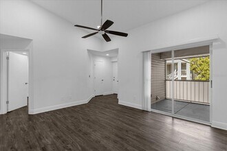 2580 Grassy Point Dr, Unit 206 in Lake Mary, FL - Building Photo - Building Photo