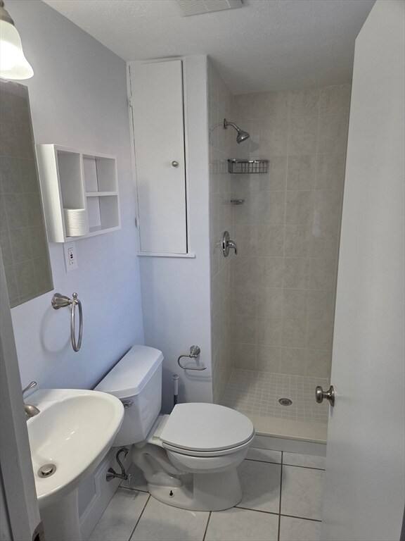 190 Lake Shore Rd in Boston, MA - Building Photo - Building Photo