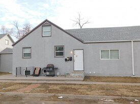 430 N 2nd Ave in Sterling, CO - Building Photo