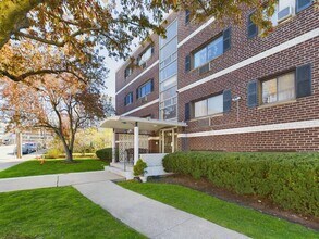 18 Glencoe St, Unit 23 in Boston, MA - Foto de edificio - Building Photo