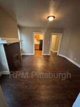 311-313 W Burgess St in Pittsburgh, PA - Building Photo - Building Photo