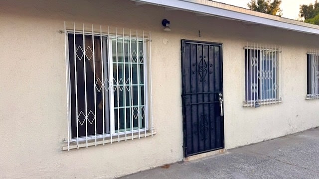 9721 Grape St, Unit C in Los Angeles, CA - Building Photo - Building Photo