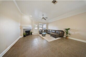 6130 Flagg Ranch Dr in Spring, TX - Foto de edificio - Building Photo