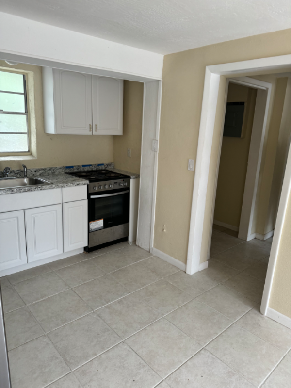 2423 NE Palm Ave-Unit -11 in Jensen Beach, FL - Building Photo - Building Photo