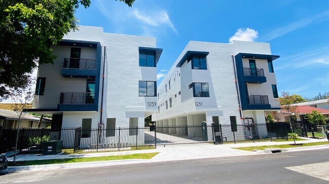 1251 SW 3rd St in Miami, FL - Building Photo - Building Photo