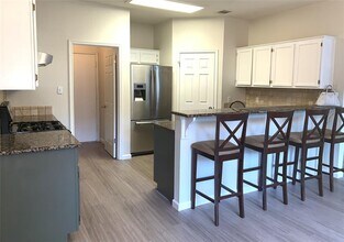 7504 Tovar Dr in Austin, TX - Building Photo - Building Photo