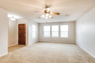 10834 Waterfern Ct in Houston, TX - Building Photo - Building Photo