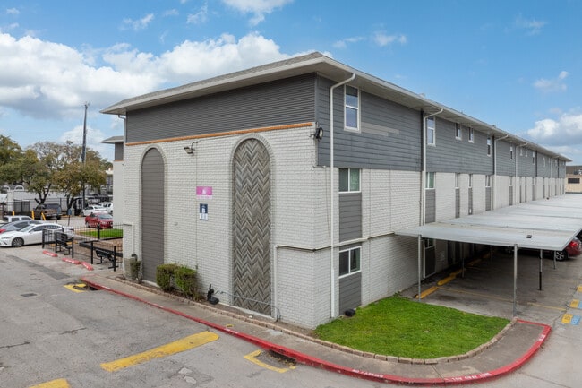 Santa Maria in Houston, TX - Foto de edificio - Building Photo