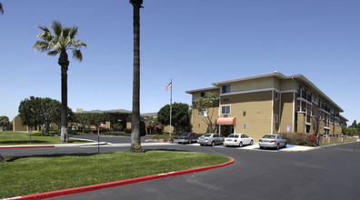 Emerald Court in Anaheim, CA - Building Photo - Primary Photo