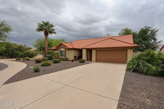 9085 E Windrose Dr in Scottsdale, AZ - Building Photo - Building Photo