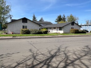 810 NW 23rd St in Corvallis, OR - Building Photo - Building Photo