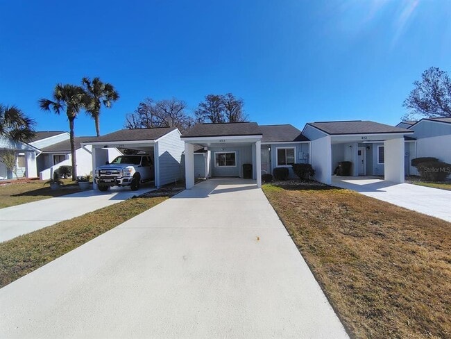 property at 453 Prestwick Pl