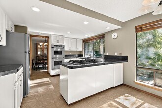 36923 33rd Ave S in Auburn, WA - Foto de edificio - Building Photo