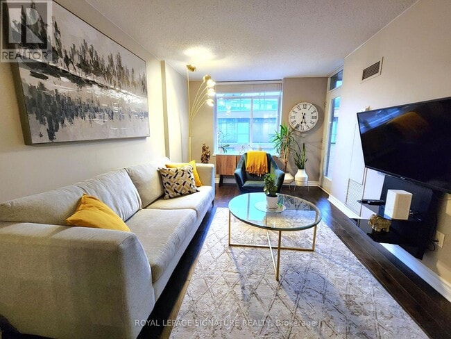 property at 39 Parliament St