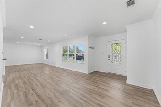 2916 Healey Dr in Dallas, TX - Building Photo - Building Photo