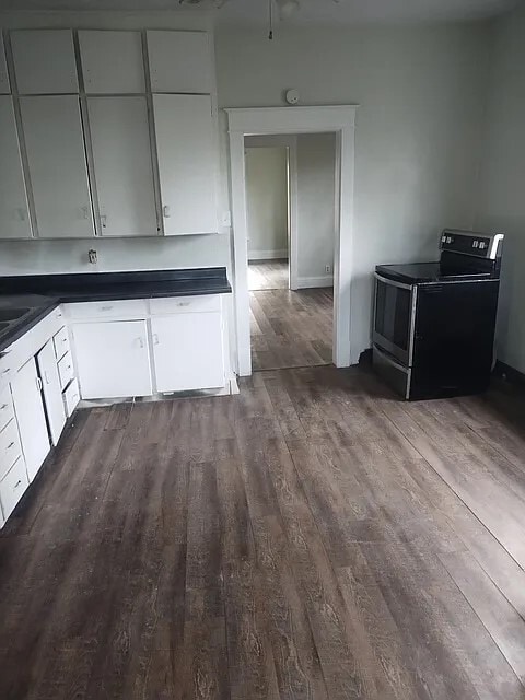 property at 725 Cottage Grove Ave