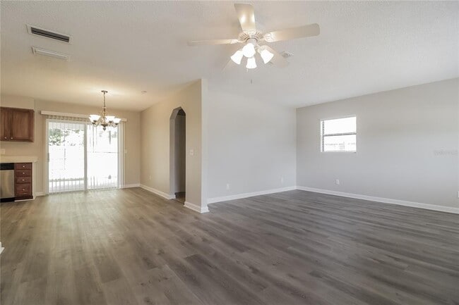 1001 Wildwood Blvd in Edgewater, FL - Foto de edificio - Building Photo