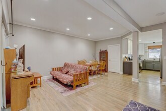 6620 N Ashland Ave in Chicago, IL - Building Photo - Building Photo