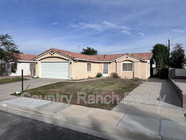 1631 De Angelis Ave in Bullhead City, AZ - Building Photo - Building Photo