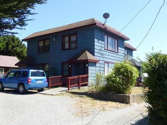 94222 1st St in Gold Beach, OR - Foto de edificio