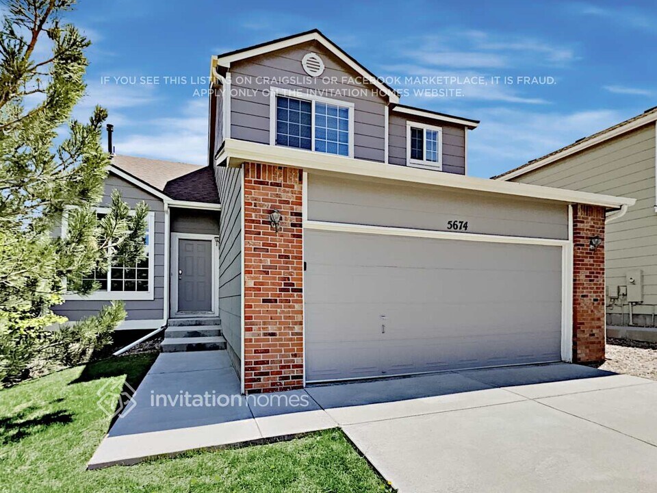 5674 S Yakima St in Aurora, CO - Building Photo