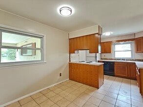 65 Sandstone Ln in Willingboro, NJ - Building Photo - Building Photo