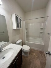 5448 E Laurite Ave in Fresno, CA - Building Photo - Building Photo