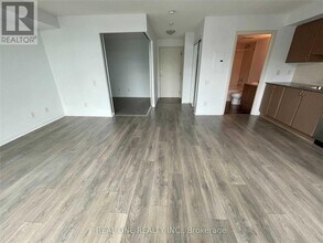 525 Wilson Ave in Toronto, ON - Building Photo - Building Photo