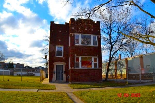 7932 S Martin Luther King Dr in Chicago, IL - Building Photo