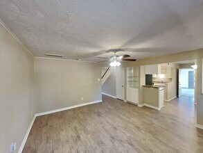 3922 Cypressdale Dr in Spring, TX - Foto de edificio - Building Photo