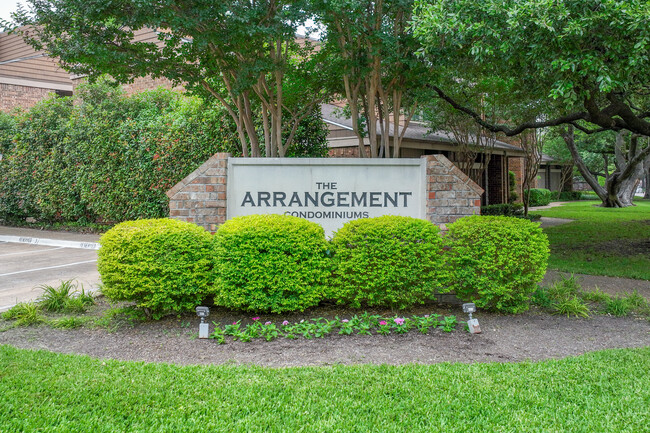 The Arrangement Condominiums in Dallas, TX - Foto de edificio - Building Photo