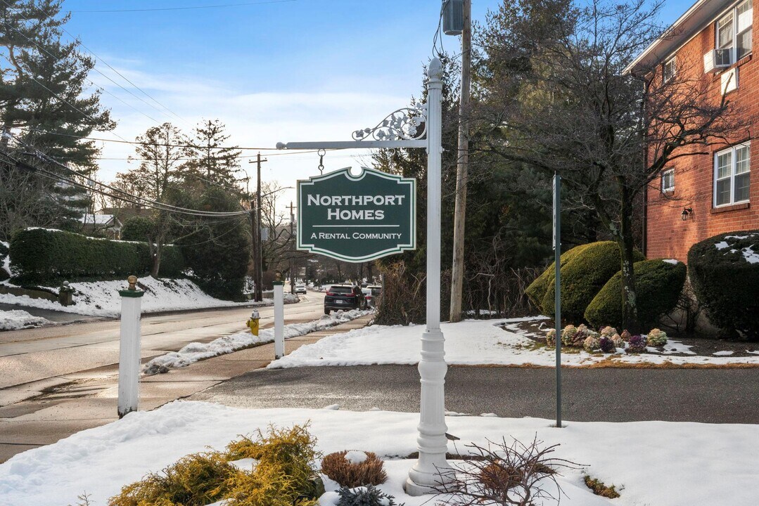 451 Main St in Northport, NY - Building Photo