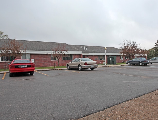 Sauk Centre Apartments in Sauk Centre, MN - Building Photo - Building Photo