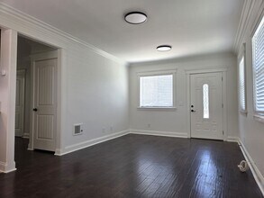 1250 Pine Ave in Carlsbad, CA - Foto de edificio - Building Photo