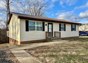 85 Belavista Dr in Marietta, OH - Building Photo