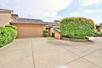 8944 Cliffside Ln in Fair Oaks, CA - Building Photo - Building Photo