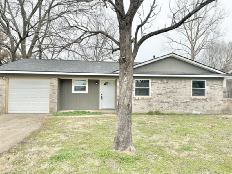 14421 Horseshoe Trail in Balch Springs, TX - Building Photo